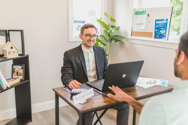 Choisir entre banque et financement participatif